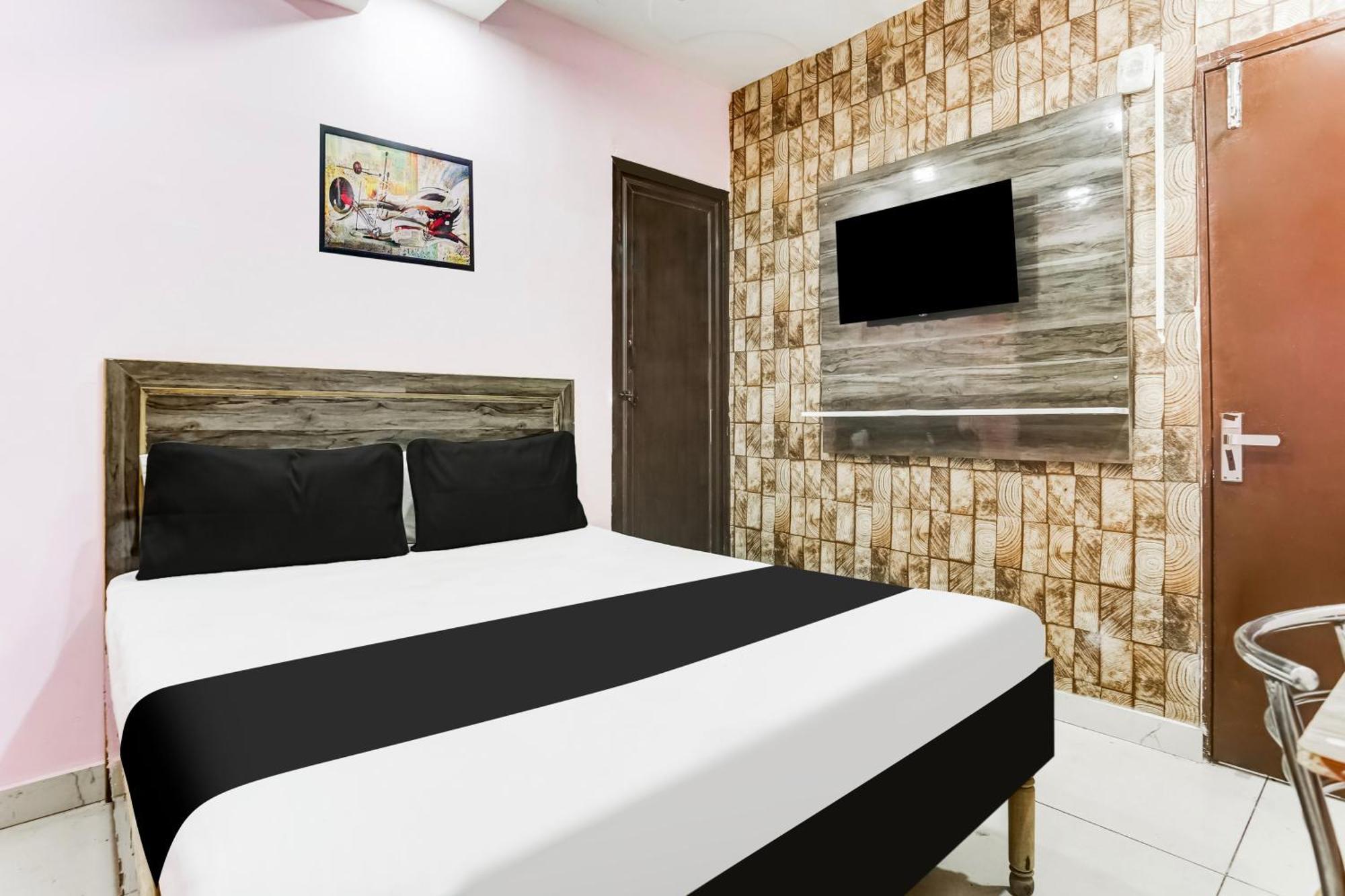 Hotel Rk Plaza Ню Делхи Екстериор снимка