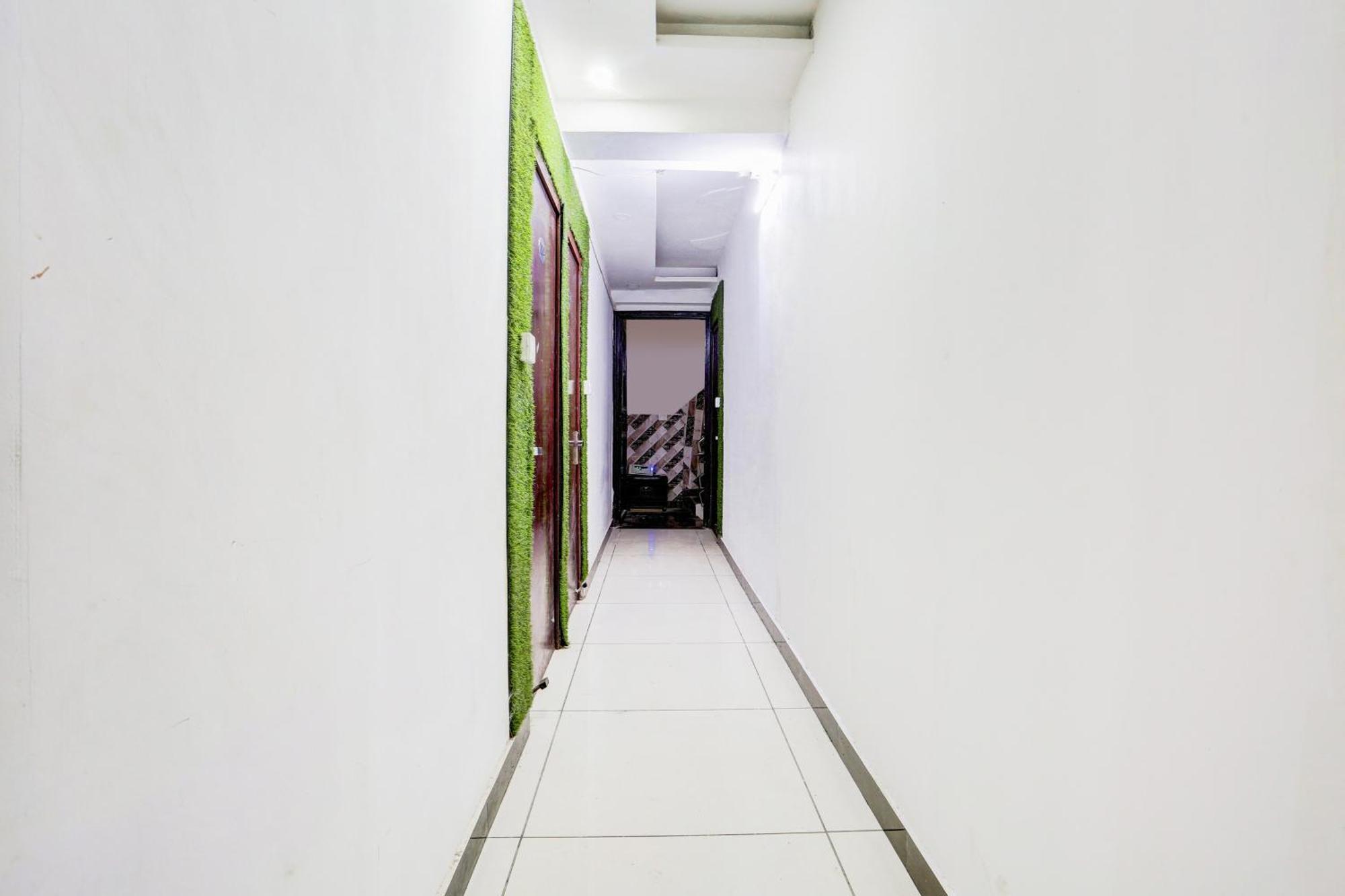 Hotel Rk Plaza Ню Делхи Екстериор снимка