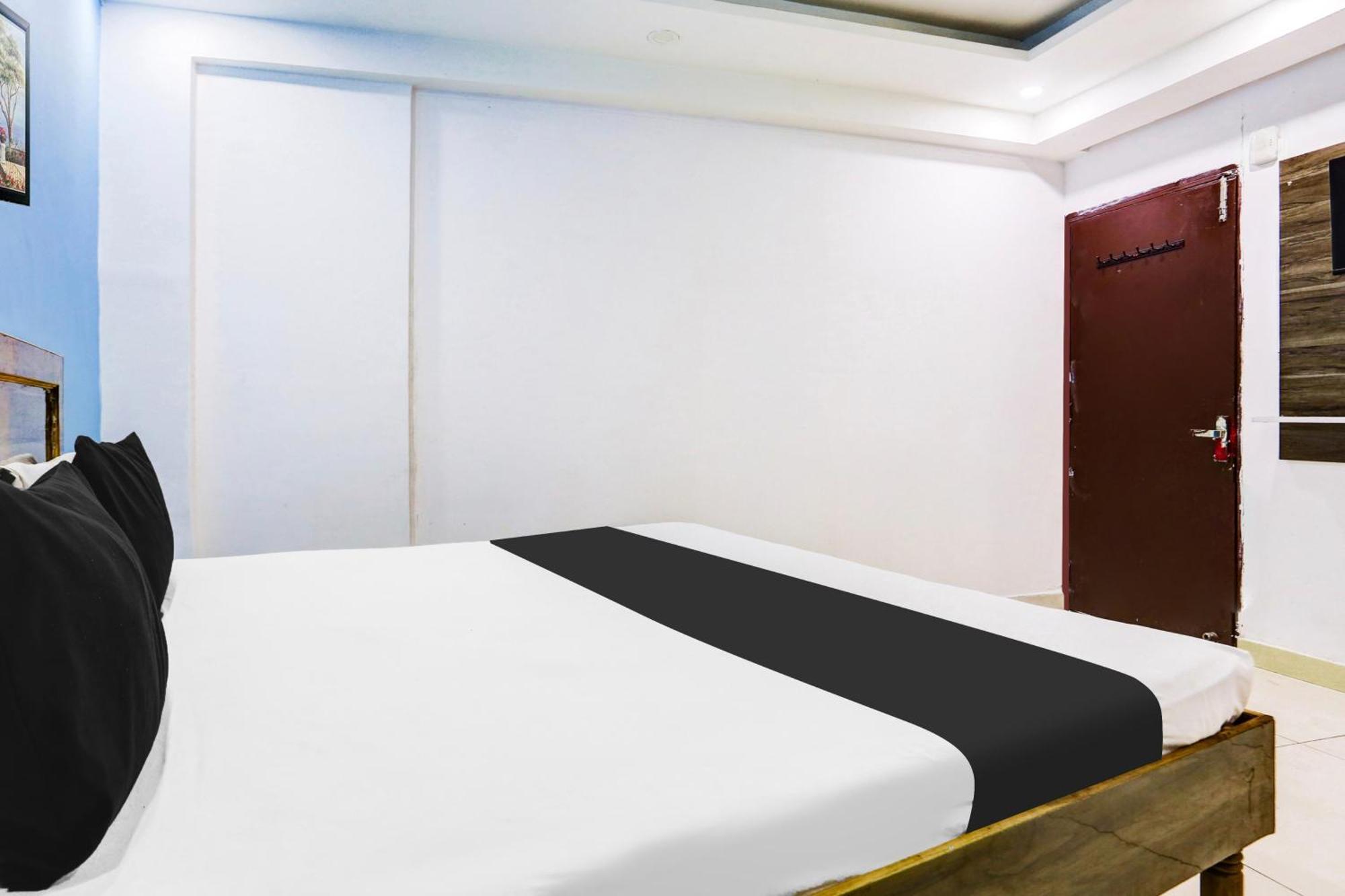 Hotel Rk Plaza Ню Делхи Екстериор снимка