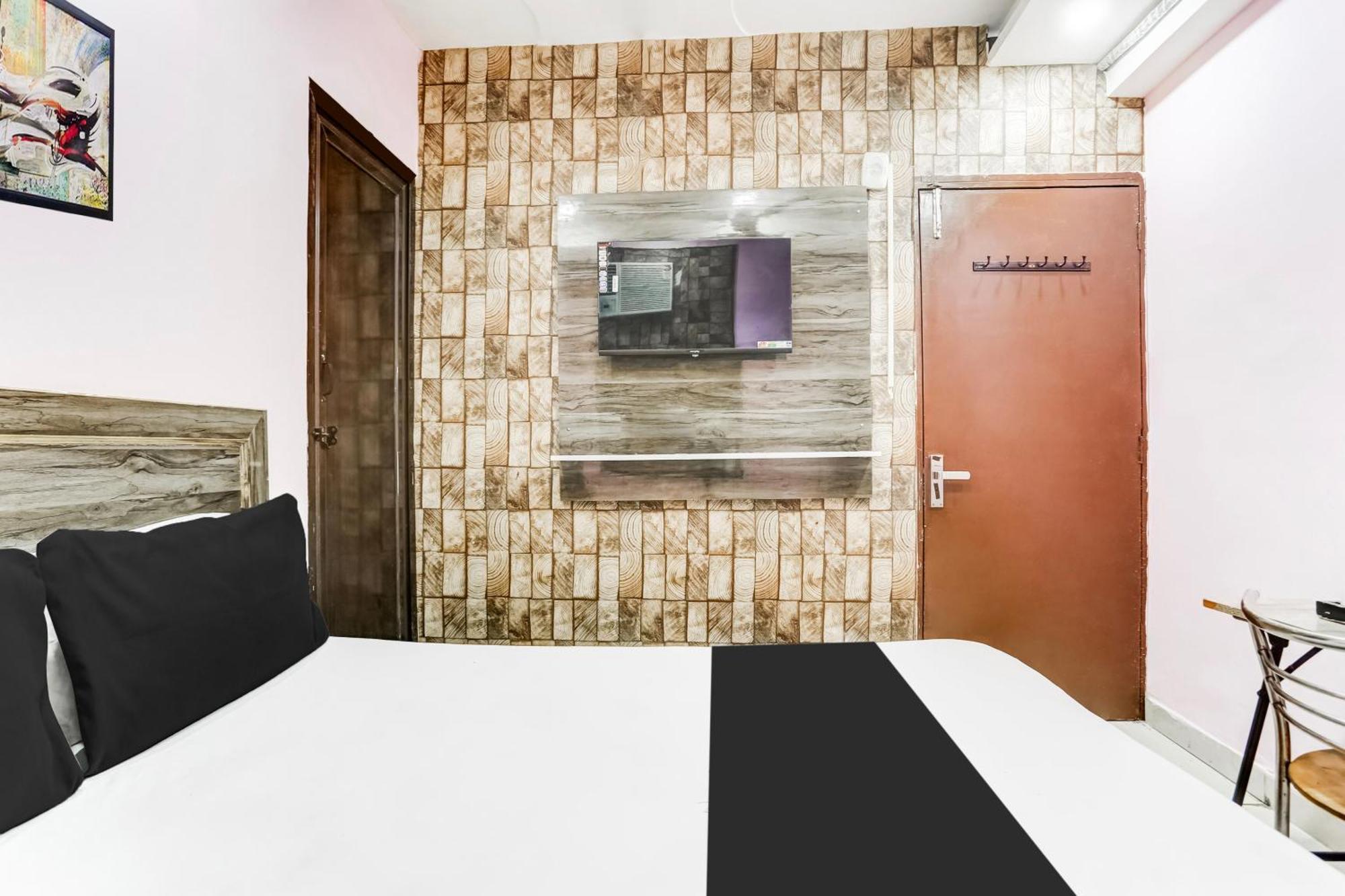 Hotel Rk Plaza Ню Делхи Екстериор снимка
